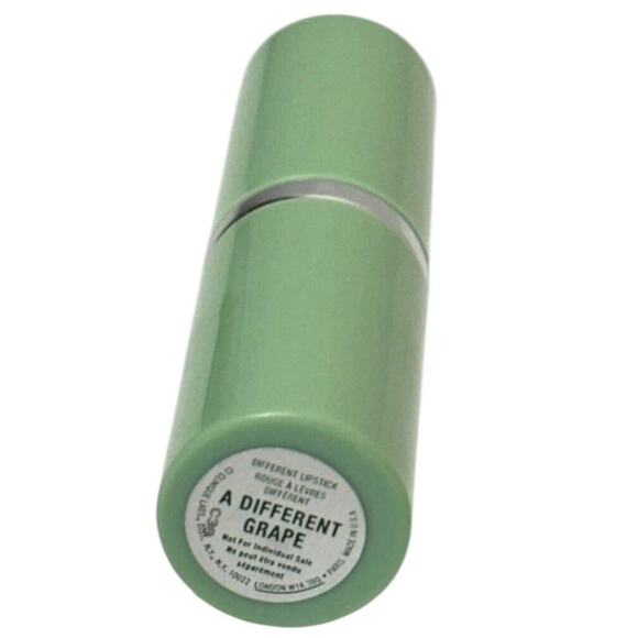 Clinique Dramatically Different Lipstick A Different Grape .14 oz/4g NEW - Picture 2 of 3